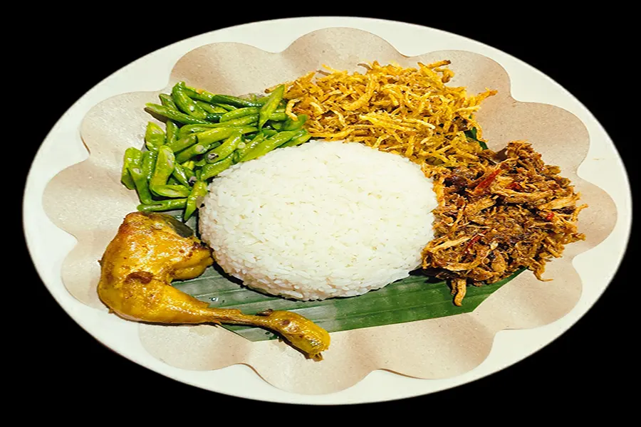 Nasi Balap Puyung: Cita Rasa Pedas Khas Lombok yang Legendaris
